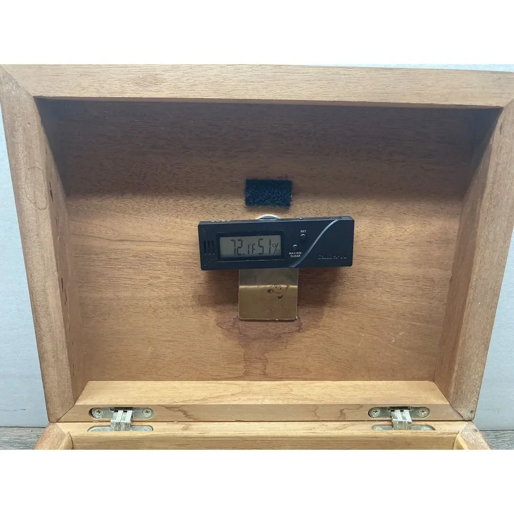 Cigar wooden box humidor ‎ With Digital Thermometer & Hygrometer